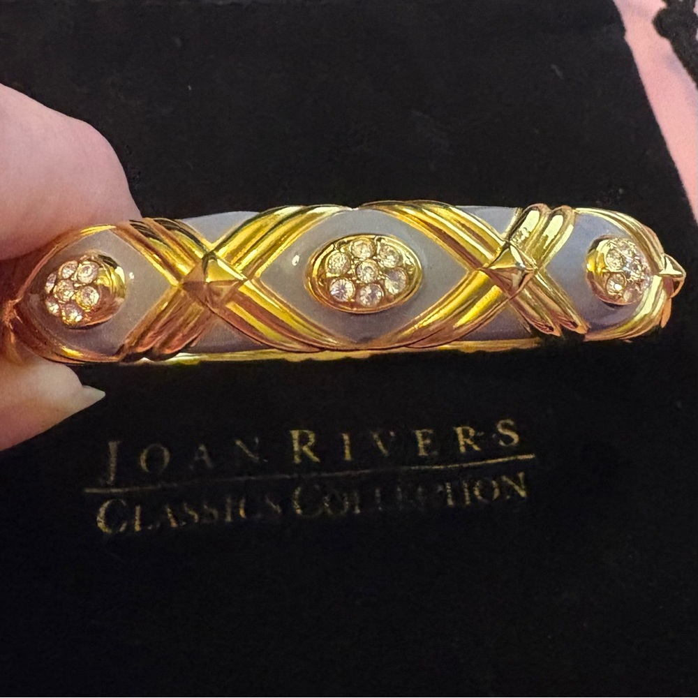 Vtg Joan Rivers Goldtone and enamel hinged bangle bracelet